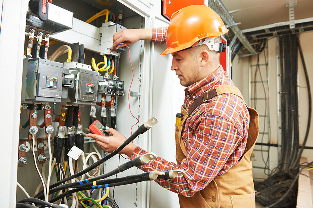 The Differences Between Commercial and Residential Electricians